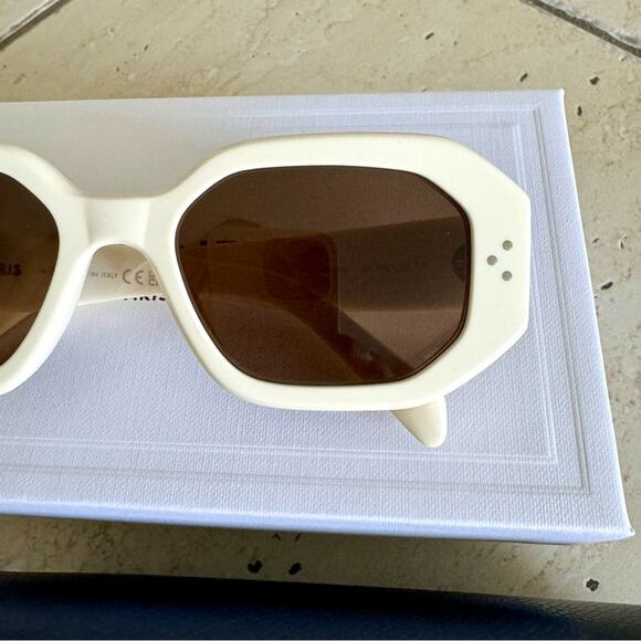 New! CELINE Sunglasses CL40255I 25E, Off-White color, Authentic - Picture 3 of 10